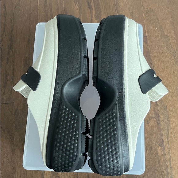 CROCS Stomp Loafer - Picture 11 of 11